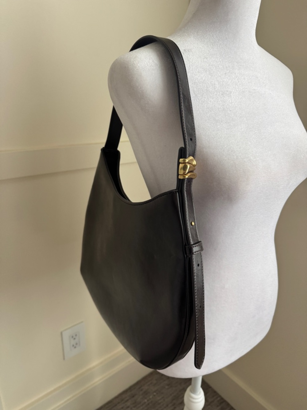 Women's Black Leather Hobo Shoulder Bag - Picture 5 of 13